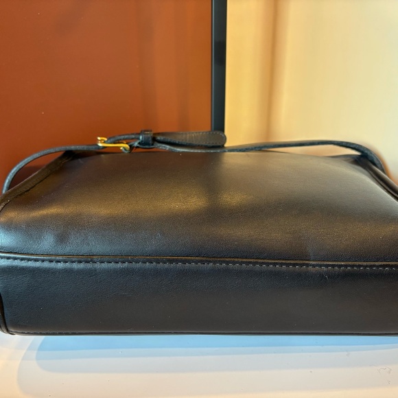 COACH Vintage Sutton 90’s Black Leather 9814 crossbody - Picture 4 of 7